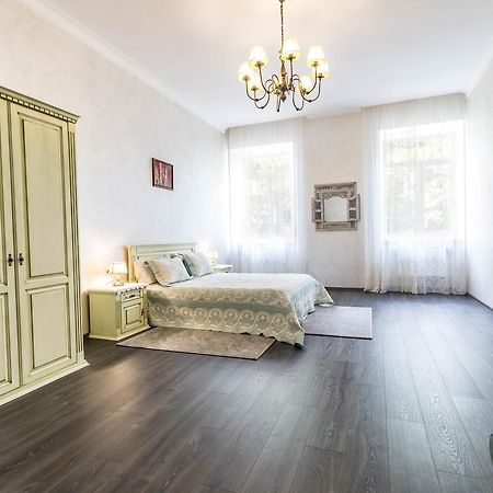 Dominicana L Apartments L Lviv Historical City Center Buitenkant foto
